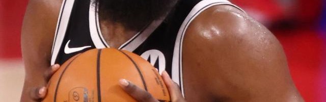 哈登终于喊话：我就是MVP 数据和战绩都摆在那里